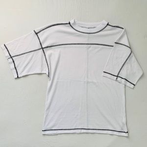 URBAN OUTFITTERS T-shirt